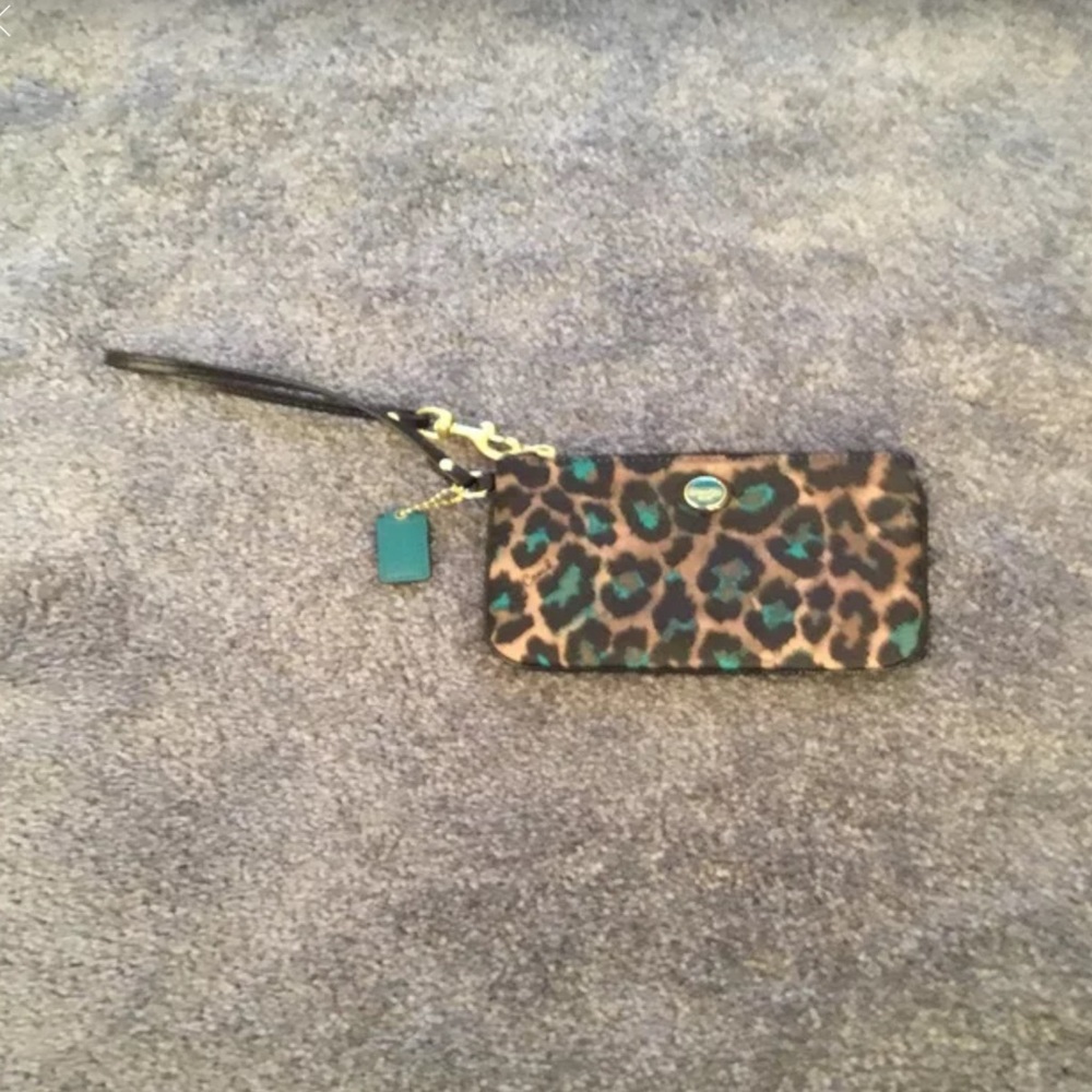Coach Leopard Wristlet turquoise